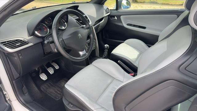Peugeot 207 image 9