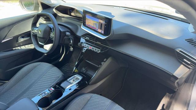 Peugeot 208 image 7