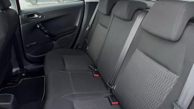 Peugeot 208 image 4