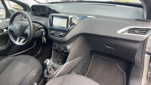 Peugeot 208 image 7