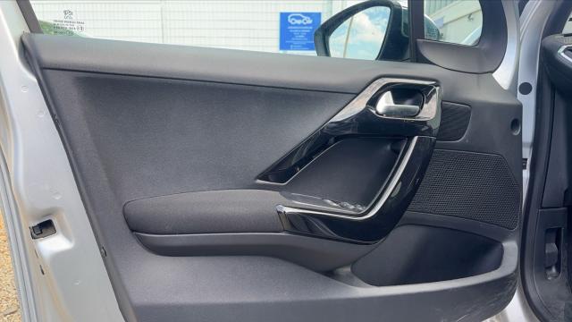 Peugeot 208 image 4