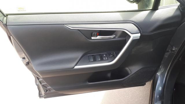 Toyota Rav4 image 6