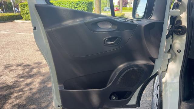 Renault Trafic image 8