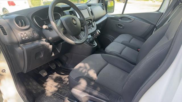 Renault Trafic image 9