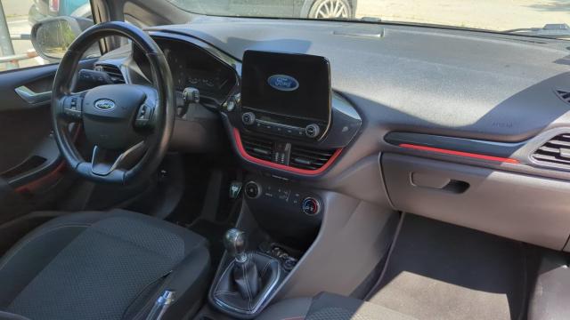 Ford Fiesta image 8