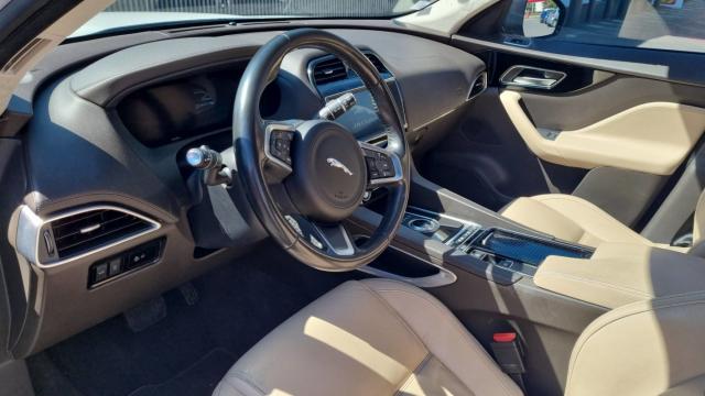 Jaguar F-Pace image 8