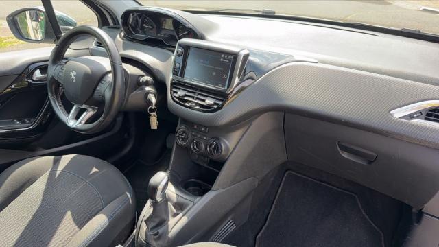 Peugeot 208 image 4