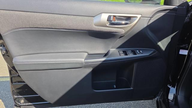 Lexus Ct 200h image 1