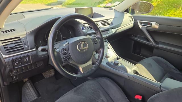 Lexus Ct 200h image 2