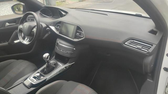 Peugeot 308 image 8