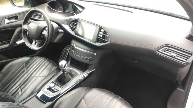 Peugeot 308 image 2