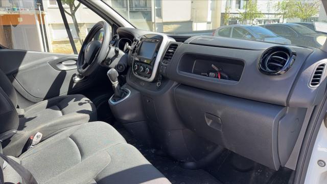 Renault Trafic image 8