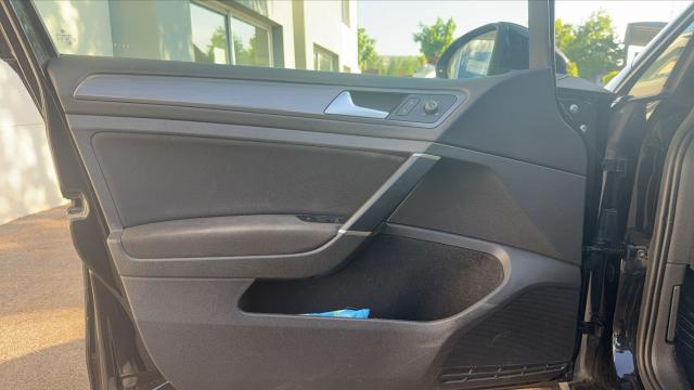 Volkswagen Golf image 3