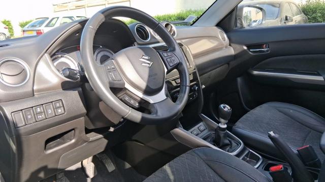 Suzuki Vitara image 7