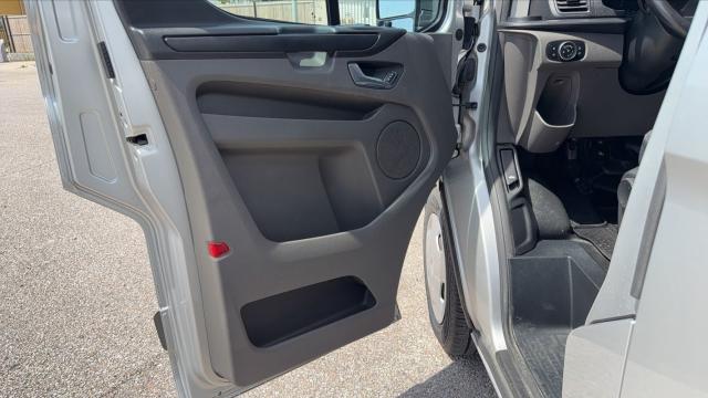 Ford Transit Custom Fourgon image 1