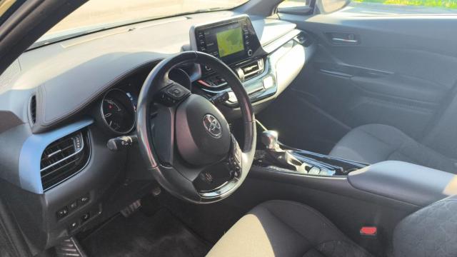 Toyota C-Hr image 2