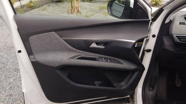 Peugeot 3008 image 8