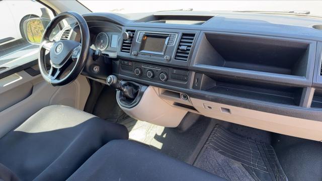Volkswagen Transporter image 5