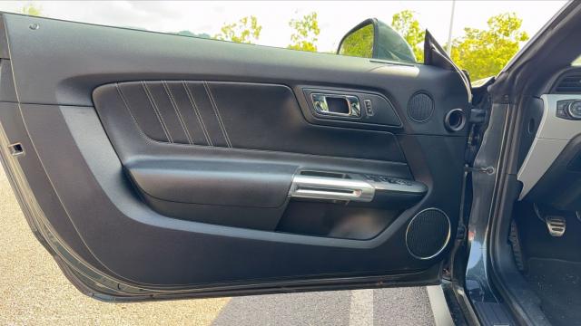 Ford Mustang image 2