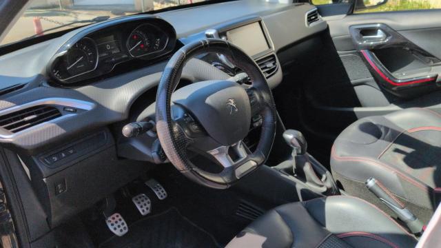 Peugeot 208 image 6