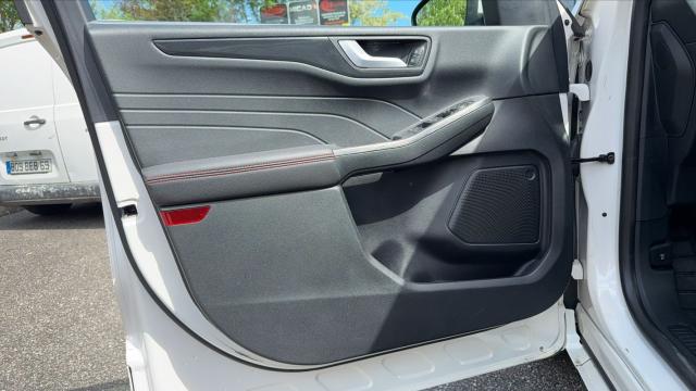 Ford Kuga image 7