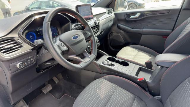 Ford Kuga image 6