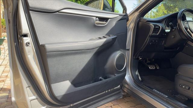 Lexus Nx 300h image 3