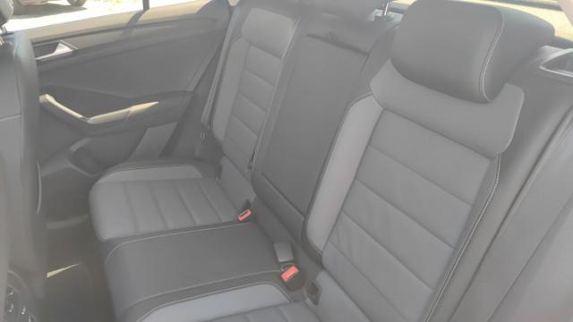 Volkswagen T-Roc image 7