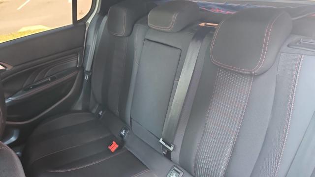 Peugeot 308 image 8