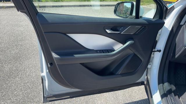 Jaguar I-Pace image 9