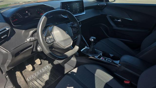 Peugeot 2008 image 1