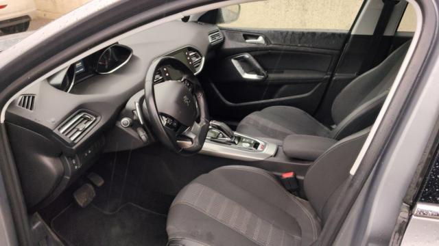 Peugeot 308 image 8
