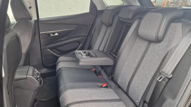 Peugeot 3008 image 2