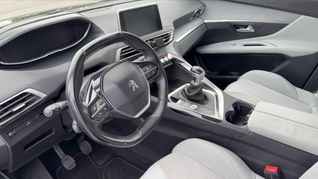 Peugeot 3008 image 1
