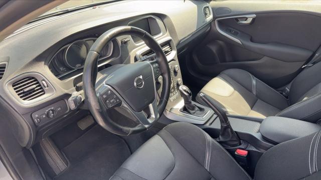 Volvo V40 image 6