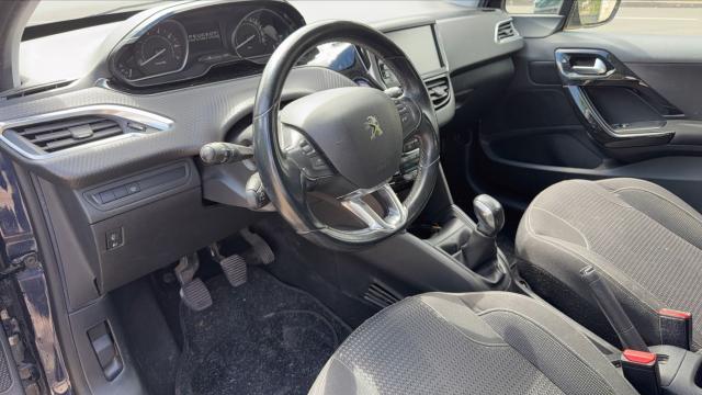 Peugeot 208 image 7