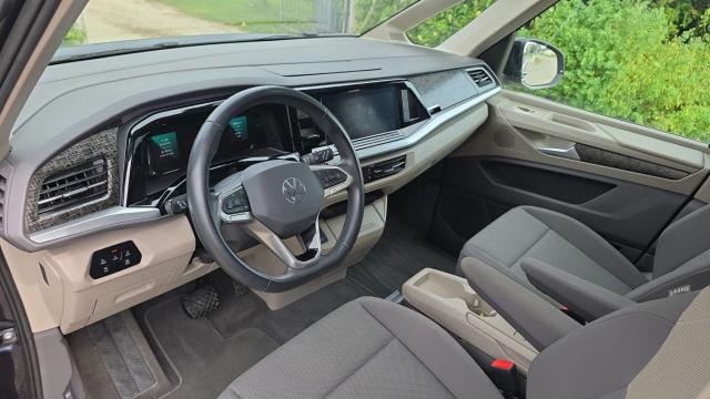 Volkswagen Multivan image 2