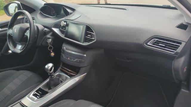 Peugeot 308 image 9
