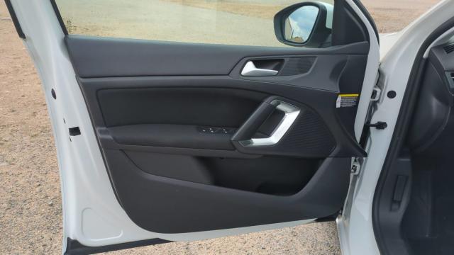 Peugeot 308 image 6