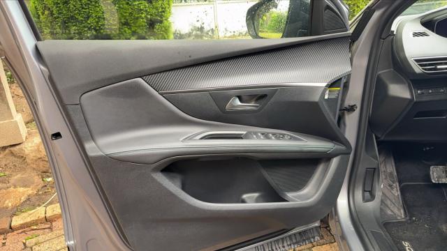 Peugeot 5008 image 2