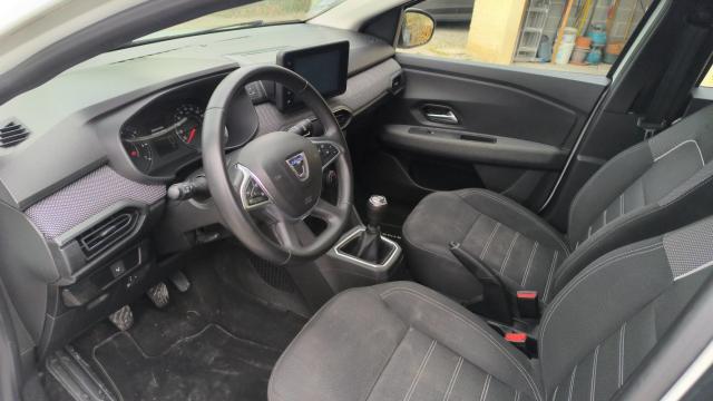 Dacia Sandero image 2