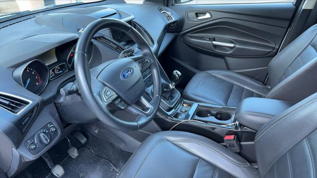 Ford Kuga image 5