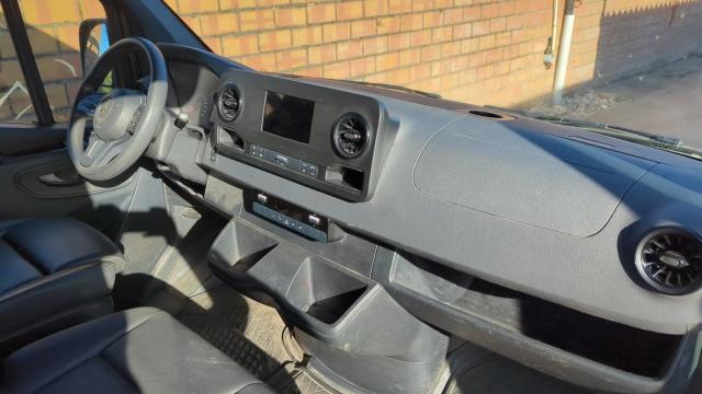 Mercedes Benz Sprinter image 4