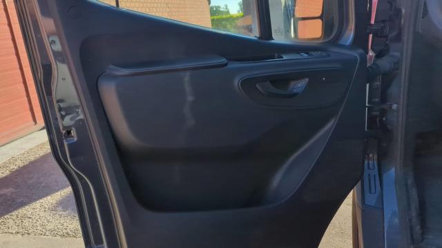 Mercedes Benz Sprinter image 6