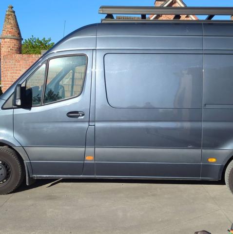 Mercedes Benz Sprinter image 5