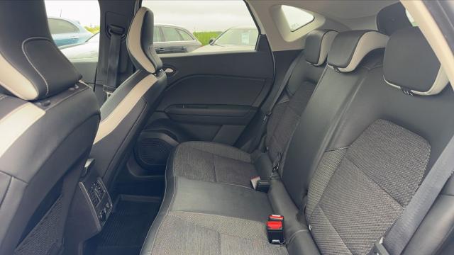 Renault Captur image 2