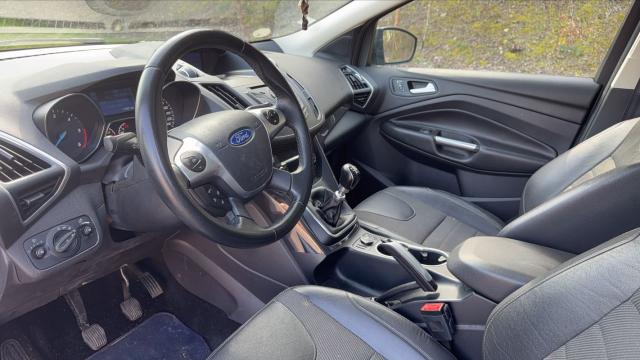 Ford Kuga image 3