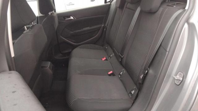 Peugeot 308 image 6