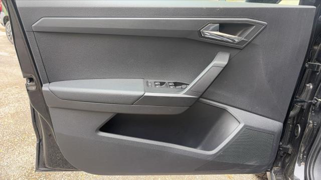 Seat Arona image 2