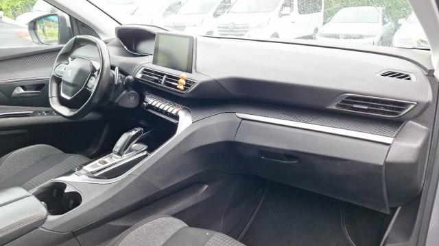 Peugeot 3008 image 3